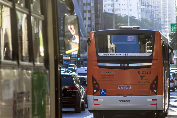 Sao Paulo Brazylia Lipca 2012 Autobus Przemierza Ekskluzywne Pas Paulista — Zdjęcie stockowe
