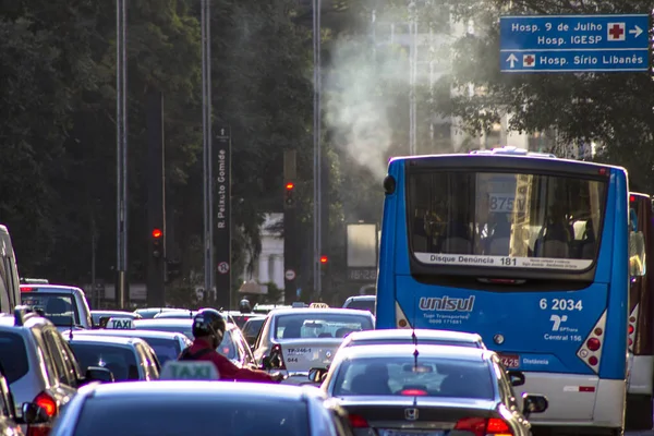 Sao Paulo Brasilien Juli 2012 Buss Färdas Genom Den Exklusiva — Stockfoto