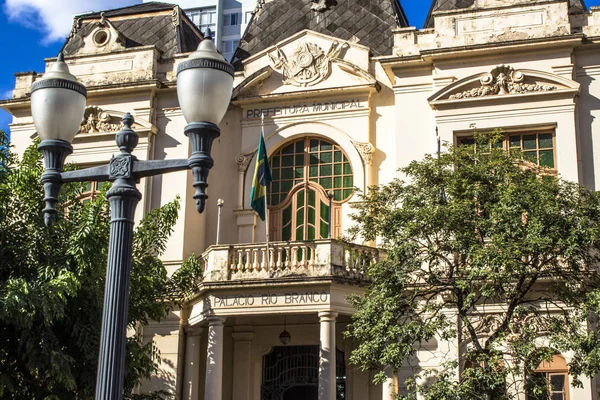 里贝朗普雷图欧鲁普雷图 圣保罗 2013年3月07日 里约热内卢 Branco 建立了一个混合的趋势 从艺术装饰到新古典和突出的艺术 Noveau 它当前是市政厅的位子 — 图库照片