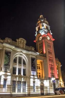 Sao Paulo, Brezilya, 29 Haziran 2017. Dış klasik mimarisi Sala Sao Paulo ve Julio Prestes İstasyonu, şehir Sao Paulo Brezilya gece