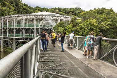 Curitiba, Parana, Brezilya, 01 Ocak 2018. İnsanlar Opera de bitkilerinden tiyatro Güney Brezilya Curitiba şehrinde