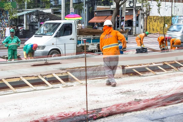 Sao Paulo Brasil Febrero 2016 Trabajadores Obra Del Autobús Lane —  Fotos de Stock