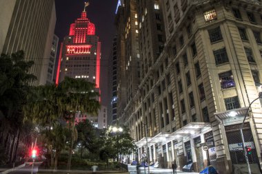 Sao Paulo, Brezilya, 06 Temmuz 2018: şehir eski Banespa (Altino Arantes), Martinelli ve gece Brezilya binaların banka ile Sao Paulo manzarası.