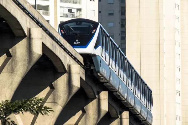 Sao Paulo Brésil Juin 2018 Train Monorail Déplace Sur Poutre — Photo