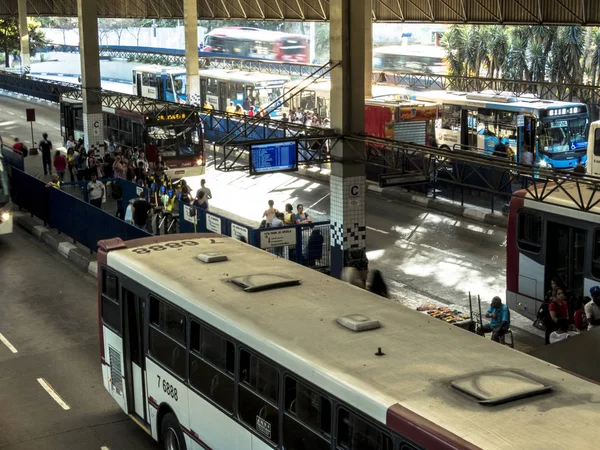 Sao Paulo Brasil Julio 2018 Vista Personas Esperando Autobuses Urbanos —  Fotos de Stock