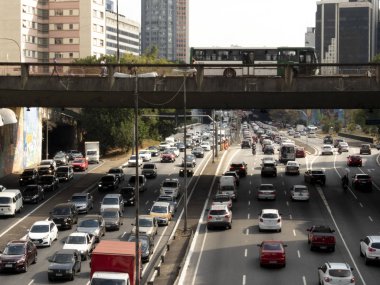 Sao Paulo, Sp, Brezilya, 06 Temmuz 2018. Bağlantıda Doğu-Batı, radyal Leste Avenue, sabah gün, Sao Paulo şehir merkezindeki yoğun trafik.