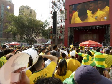 Sao Paulo, Brezilya. 06 Temmuz 2018. Brezilya ve Belçika, 2018 Dünya Kupası, Anhangaba Vadisi, Sao Paulo, Brezilya için geçerli arasında maç hayranları eşlik