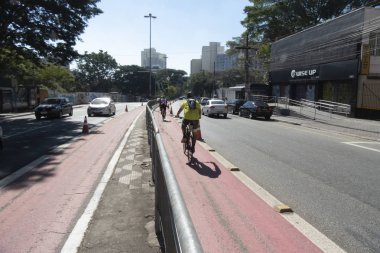 Sao Paulo, Brezilya 15 Temmuz 2018. Bisiklet lane Vergueiro Avenue, şehir Sao Paulo