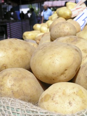 Sao Paulo, Brezilya, 13 Ağustos 2003 taze patates bir semt pazarı