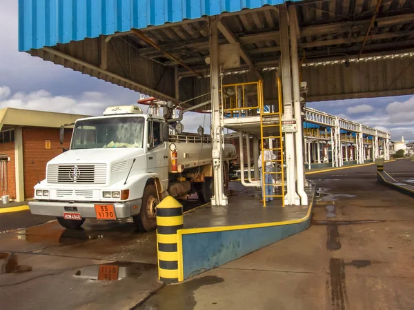 Piracicaba Sao Paulo Brazil March 2005 Working Load Tank Truck — Stock Photo, Image