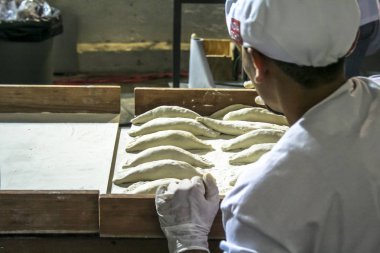 Brezilya, Saopaulo, Ağustos 26, 2007: Our Lady Achiropita Bixiga Sao Paulo Mahallesi'nde bayram yemeklerinde işçi