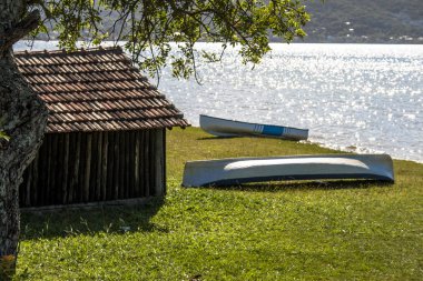 Kano Lagoa da Conceicao içinde Florianopolis popüler turizm, balıkçılık
