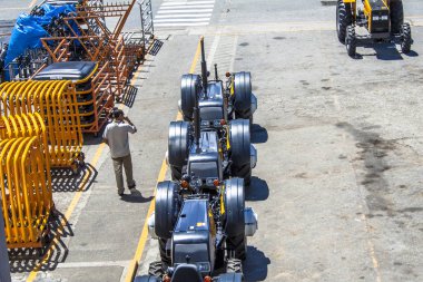 Mogi da Cruzes, Sao Paulo, Brezilya, Septermber 19, 2008: Traktörler Sergi açık Valtra traktör fabrikası.