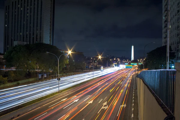 Nattutsikt Sao Paulo Med Trafikkskinner – stockfoto
