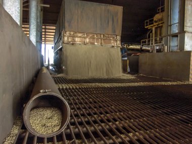 Mato Grosso, Brezilya, 01 Mart 2008. Kamyon bir silo soya çöplüğüne Mato Grosso durumda yapar.