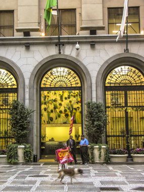 Sao Paulo, Brezilya, 11 Nisan 2006. Bovespa binasının cephesi, Brezilya'nın Sao Paulo şehrinde bulunan ve ülkenin en eski ikinci borsası olan Bir Borsa.