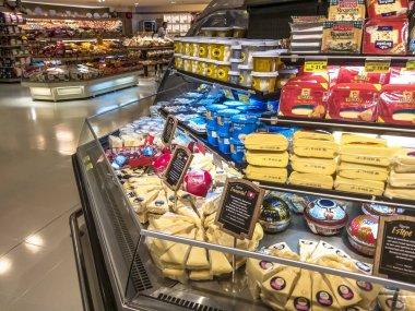 Marlia, So Paulo, Brezilya, 19 Nisan 2019. Marilia kentinde bir süpermarkette insanlar, Sao Paulo eyaletinin ortabatı bölgesi, Brezilya