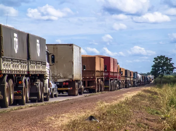 Mato Grosso Brasil Abril 2005 Caminhão Parou Fila Uma Estrada — Fotografia de Stock