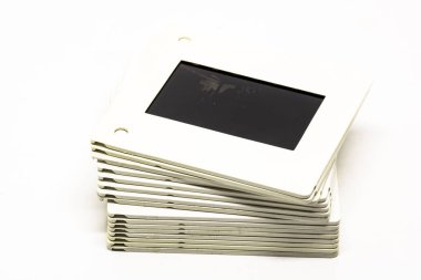 film slayt 35mm yığın beyaz arka plan üzerinde izole