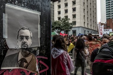 Sao Paulo, Brezilya, 15 Mayıs, 2019. Öğrenciler ve öğretmenler eğitim kesintileri karşı Cumhurbaşkanı Jair Bolsonaro federal hükümeti tarafından, Paulista Avenue, Sao Paulo Merkezi bölge tarafından yapılan gösteri.