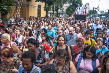 Sao Paulo, Brezilya, 19 Nisan 2012. Sadık Santo Expedito kilisede Kutsal Gün Expedito kutlamak, Sao Paulo Işık mahallede.