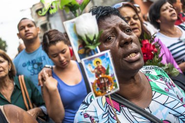 Sao Paulo, Brezilya, 19 Nisan 2012. Sadık Santo Expedito kilisede Kutsal Gün Expedito kutlamak, Sao Paulo Işık mahallede.