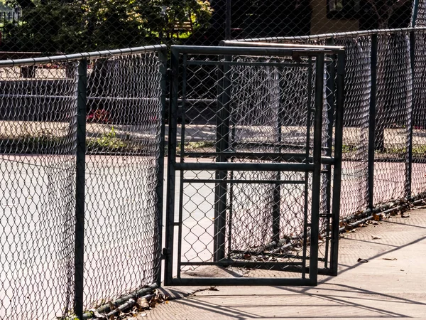 Puerta Hierro Con Barandilla Entrada Cancha Deportes Parque Brasil — Foto de Stock