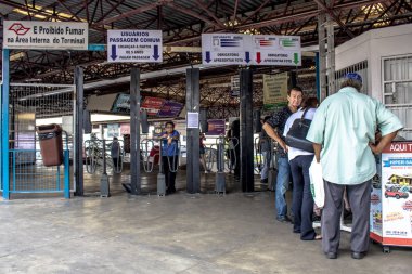 Marilia, Sao Paulo, Brezilya, 16 Mart. 2019. Sao Paulo eyaletinin ortabatı bölgesi, Marilia şehir merkezindeki Urban Otobüs Terminali'nde yolcu hareketi