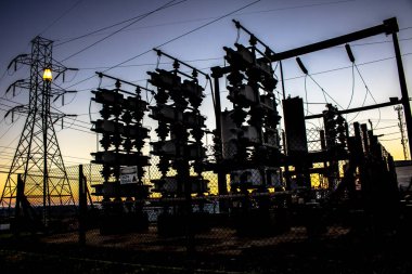 Brezilya'da elektrik dağıtımı için trafo sundown