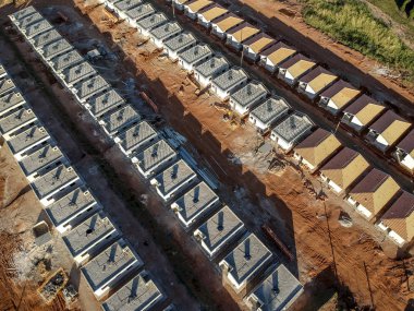 Sao Paulo Eyaleti Minha Casa Minha Vida Programı standart evlerin şantiye havadan görünümü, Brezilya