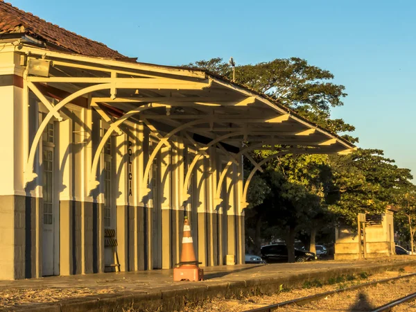 Vera Cruz, Sao Paulo, Brezilya, 30 Haziran 2019. Vera Cruz belediyesinde eski tren istasyonu nun cephesi, şimdi Askeri Polis tarafından işgal.