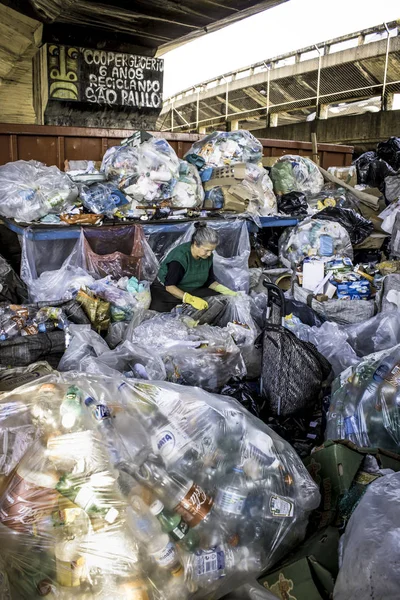 San Paolo Brasile Aprile 2017 Lavori Separazione Materiali Riciclabili Una — Foto Stock