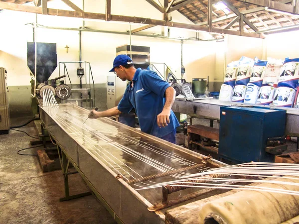 Sao Paulo Brasil Julio 2007 Trabajador Línea Producción Plástico Una — Foto de Stock