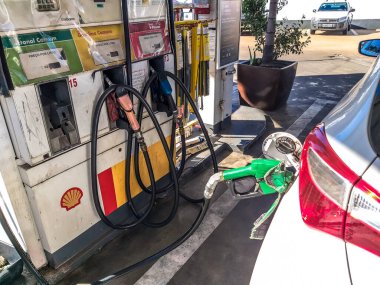 Marilia, Sao Paulo, Brezilya, Temmuz 05, 2019. Arabanın deposu Marilia 'daki bir Shell benzin istasyonunda etanol ile dolu.
