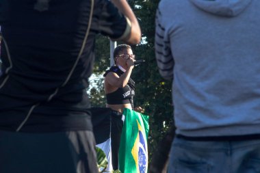 Sao Paulo, Brezilya, Haziran 07, 2020. Binlerce aktivist, demokrasi ve ırksal eşitliği protesto etmek ve Brezilya 'nın Sao Paulo kentindeki Bolsonaro hükümetine karşı bir araya geldi.