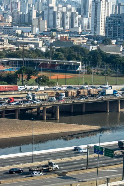 Sao Paulo Brasil Agosto 2019 Tráfico Vehículos Camión Madera Avenida —  Fotos de Stock