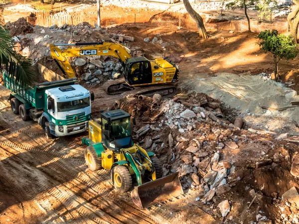 Sao Paulo, Brezilya, 19 Temmuz 2019: Sao Paulo 'nun orta bölgesindeki Anhangabau Vadisi' nde yeniden canlandırma çalışmaları. İşten sonra, belediye yönetimi özel sektöre bakım sağlayacak