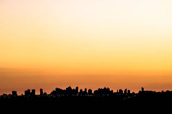 Σιλουέτα Των Κτιρίων Cityscaper Κατά Διάρκεια Ενός Ηλιοβασιλέματος Στη Βραζιλία — Φωτογραφία Αρχείου