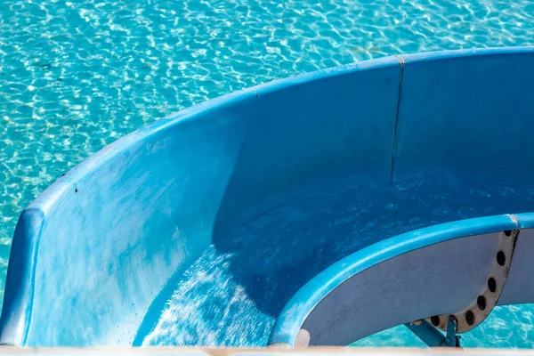Ovanifrån Detalj Blå Färg Vattenrutschbana Till Landning Uppfriskande Pool Vattenparken — Stockfoto