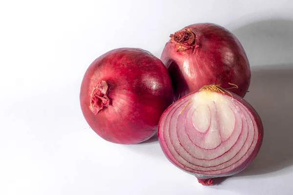 Rote Zwiebeln Auf Weißem Hintergrund Brasilien — Stockfoto