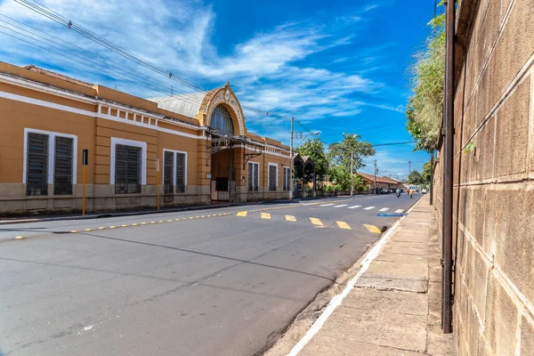 Bebedouro Sao Pau ブラジル 2015年4月9日 鉄道博物館 オスヴァルド シアヴォン へのファサードと入り口ベドブロ市内の旧鉄道駅 — ストック写真