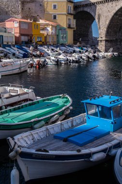 Küçük balıkçı teknesi