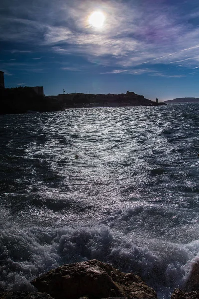 Vlna v přístavu Marseille — Stock fotografie