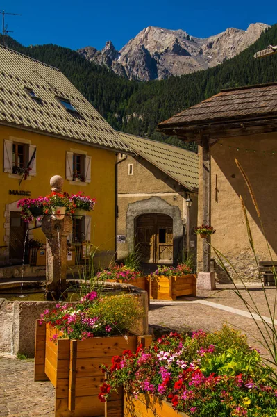 Ceillac queyras in hautes alpes in france — Stockfoto