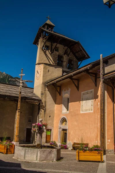 Ceillac queyras en hautes alpes en francia —  Fotos de Stock