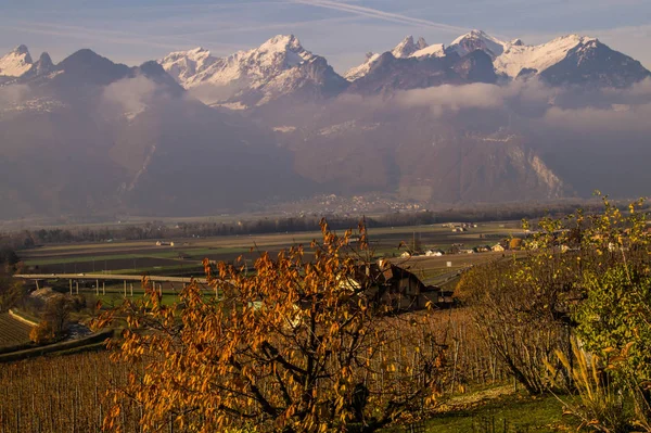 Yvorne, vaud, Schweiz — Stockfoto