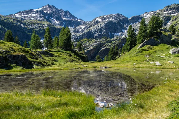 Lago de thuilette, la thuile, val d 'aoste, italia —  Fotos de Stock