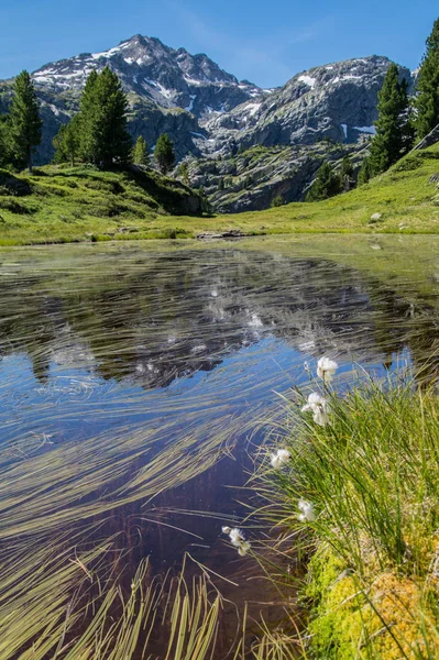 Sjön thuilette, la thuile, val d'aoste, Italien — Stockfoto