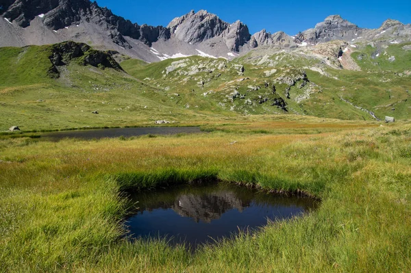 Lake verney, petit saint bernard, val d 'aoste, italia —  Fotos de Stock