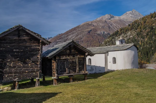 Paisagem em valais na Suíça — Fotografia de Stock